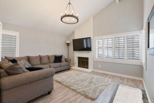 607 Dunes Ct, Ontario, CA 91761-6756
