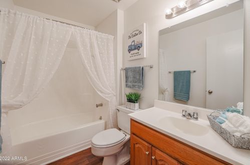 10560 Coggins Dr, Sun City, AZ 85351-3417