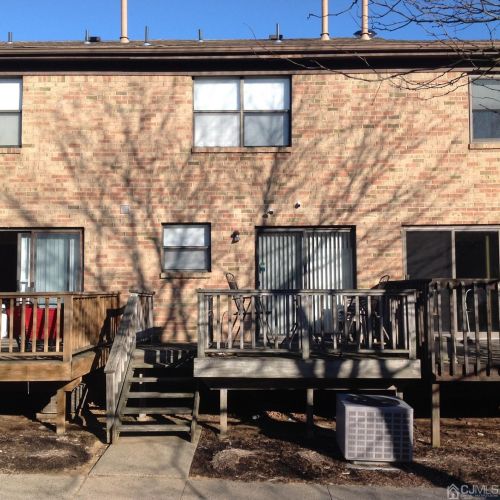 627 Sharon Garden Ct, Woodbridge, NJ 07095-4330