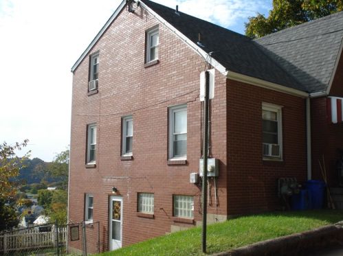 612 Hopkins St, Sewickley, PA 15143-1648