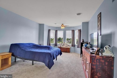 11 Thrush Dr, Carlisle PA  17015-7653 exterior