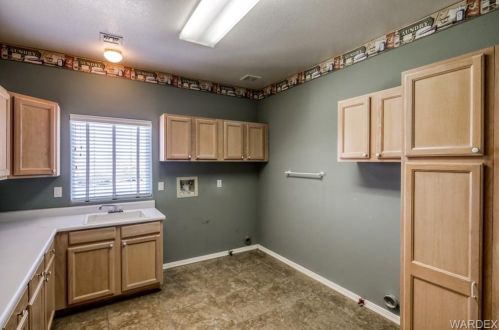 1895 Corwin Rd, Bullhead City AZ  86442-8774 exterior