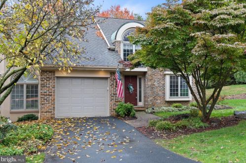 237 Willow Valley Dr, Lancaster, PA 17602-4782