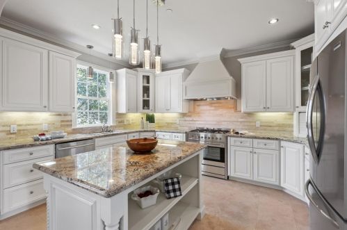 1916 Hull Ave, Redwood City CA  94061-3315 exterior