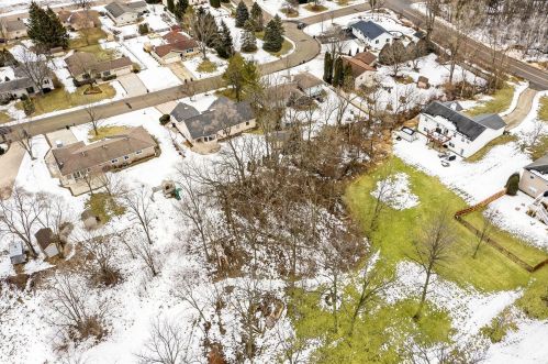 607 Crestview Ln, Mukwonago WI  53149-1103 exterior