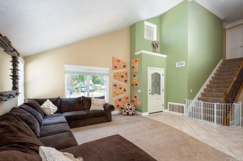 11421 Rancho Del Oro Dr, Riverside, CA 92505-3582