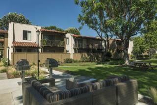 1151 Walnut Ave, Tustin CA  92780-5649 exterior