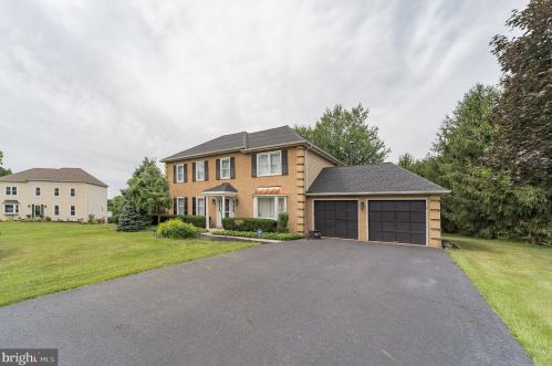 204 Pacer Ln, Collegeville, PA 19426-2149