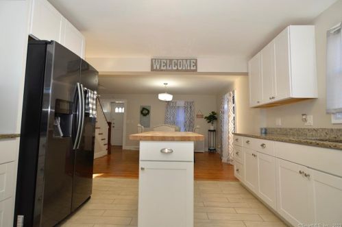 631 Congress Ave, Waterbury CT  06708-4154 exterior
