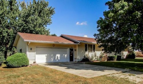 118 High St, Conrad, IA 50621-1010