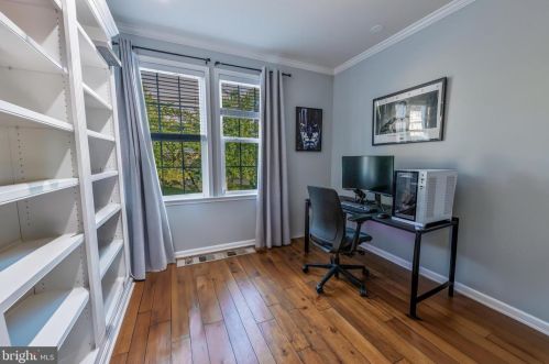 19328 Diamond Lake Dr, Leesburg VA  20176-6510 exterior