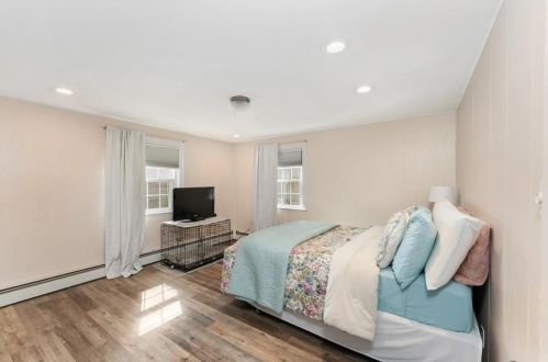 34 Homewood Ave, North Providence RI  02911-2907 exterior