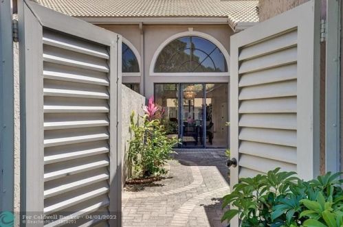5315 Monterey Cir, Delray Beach, FL 33484-8374