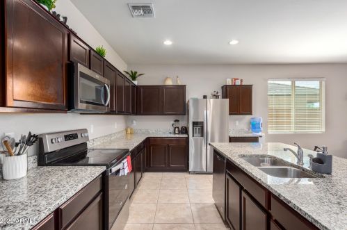 1168 Gabrilla Dr, Casa Grande, AZ 85122-6794