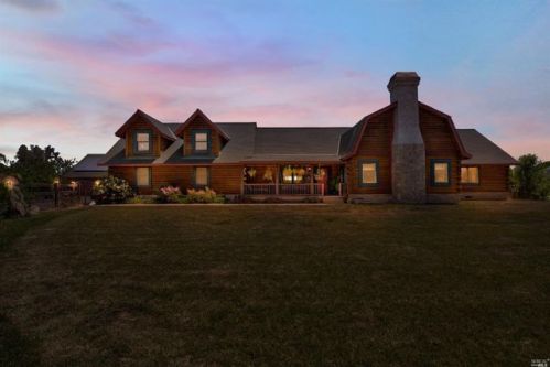 8350 Kobert Ct, Winters, CA 95694-9689