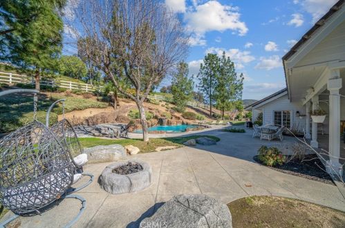 41664 Camino Del Vino, Temecula CA  92592-8439 exterior