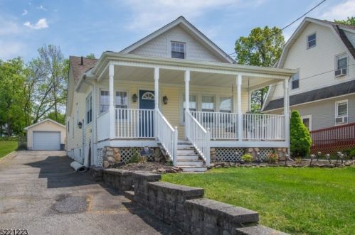 70 Browertown Rd, West Paterson, NJ 07424-1715