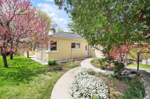27 Judd Ave, Bethel, CT 06801-1538