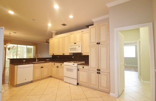 400 Sunview Way, Fort Pierce FL  34986-2655 exterior