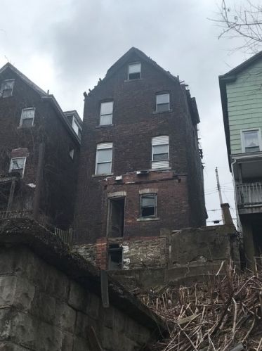 2258 Hawthorne Ave, Pittsburgh PA 15229-2044 exterior