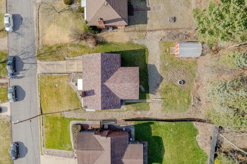 212 Paul Dr, New Kensington PA  15068-2907 exterior