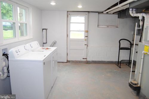 2065 Geoffrey Dr, Willow Grove PA  19090-2217 exterior