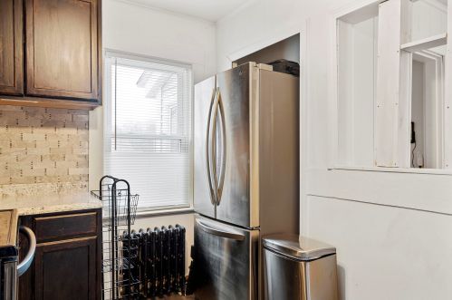 4 Hill St, Salem NH  03079-2538 exterior