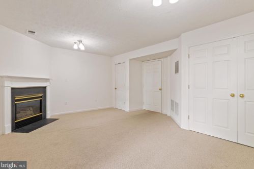 2485 Wheat Meadow Cir, Herndon VA  20171-3055 exterior