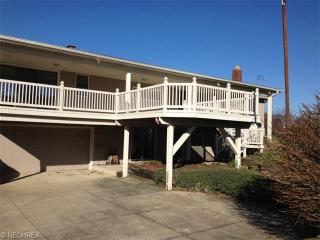 3390 Orcutt Dr, Akron, OH 44321-2046