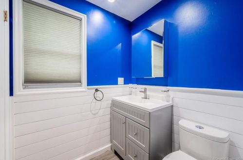 13 Bobwhite Trl, Gales Ferry CT  06335-2002 exterior