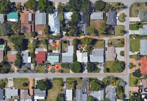 1076 29th Ave, Naples, FL 34103-4561
