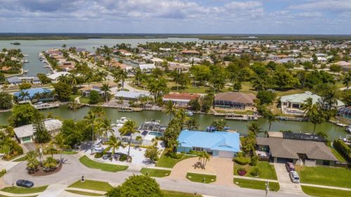 373 Rookery Ct, Marco Island, FL 34145-4016