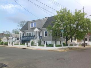 15 Snug Harbor Ave, Monmouth Hills, NJ 07732-1442
