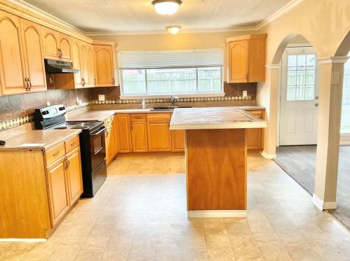 10006 Cardinal St, Morgans Point TX  77571-2512 exterior