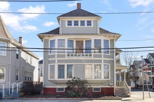 646 Public St, Providence, RI 02907-1624