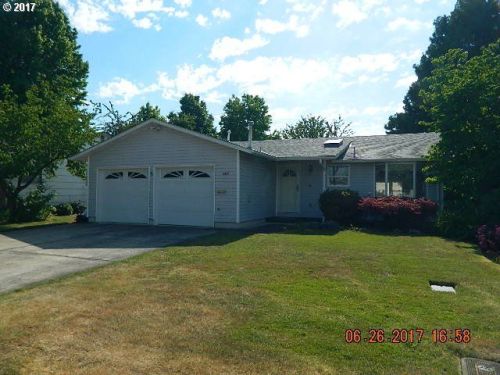 907 Oregon Way, Woodburn, OR 97071-3009