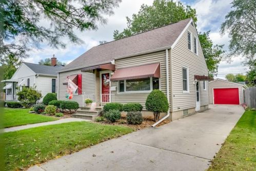 7007 41st Ave, Kenosha, WI 53142-1717