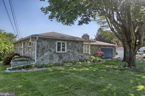 6050 Cherry Hill Rd, Harrisburg, PA 17111-4719