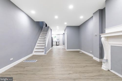 6526 Chew Ave, Philadelphia PA 19120-2332 exterior