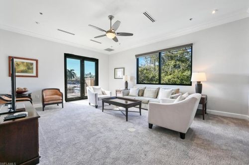428 9th St, Naples FL  34102-6424 exterior