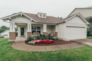 109 Cavalier Dr, Hendersonville, TN 37075-2180