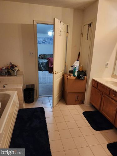 2 Cambridge Ln, Berlin Boro NJ  08009-9692 exterior