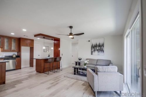 6788 Benson Ave, San Diego CA  92114-5833 exterior