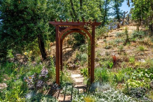 380 Jefferson Ln, Ukiah CA  95482-6618 exterior