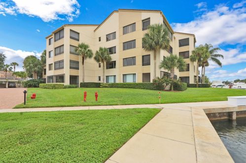 846 Oak Harbour Dr, West Palm Beach, FL 33408-2172