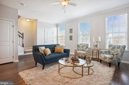 1739 Rockledge Ter, Woodbridge VA  22192-2512 exterior