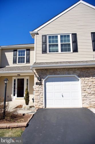 1349 Valley Dr, Lansdale, PA 19446-6651