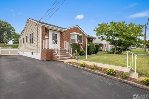 775 Harrell Ave, Woodbridge, NJ 07095-3241