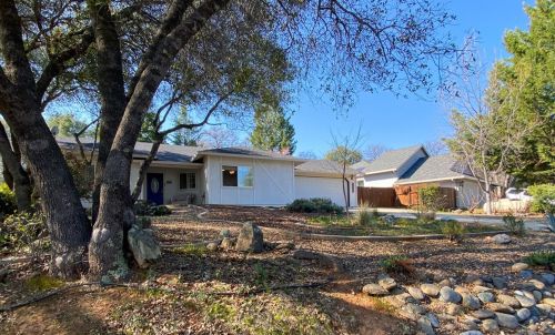 190 Mistletoe Ct, Angels Camp, CA 95222-9636
