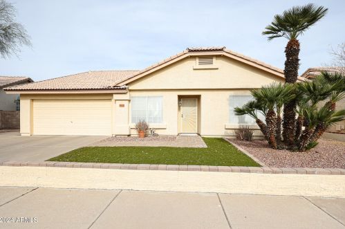4426 Calle Lejos, Glendale, AZ 85310-3950